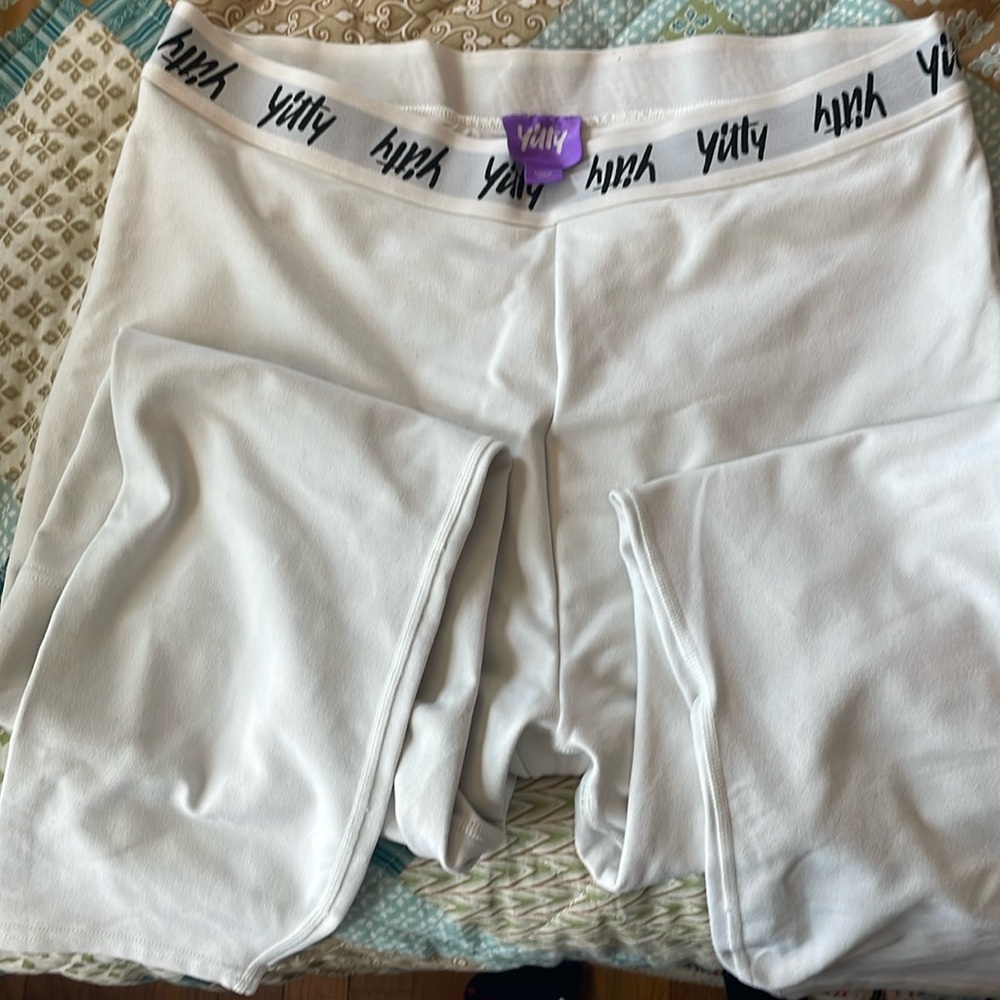 White Yitty leggings